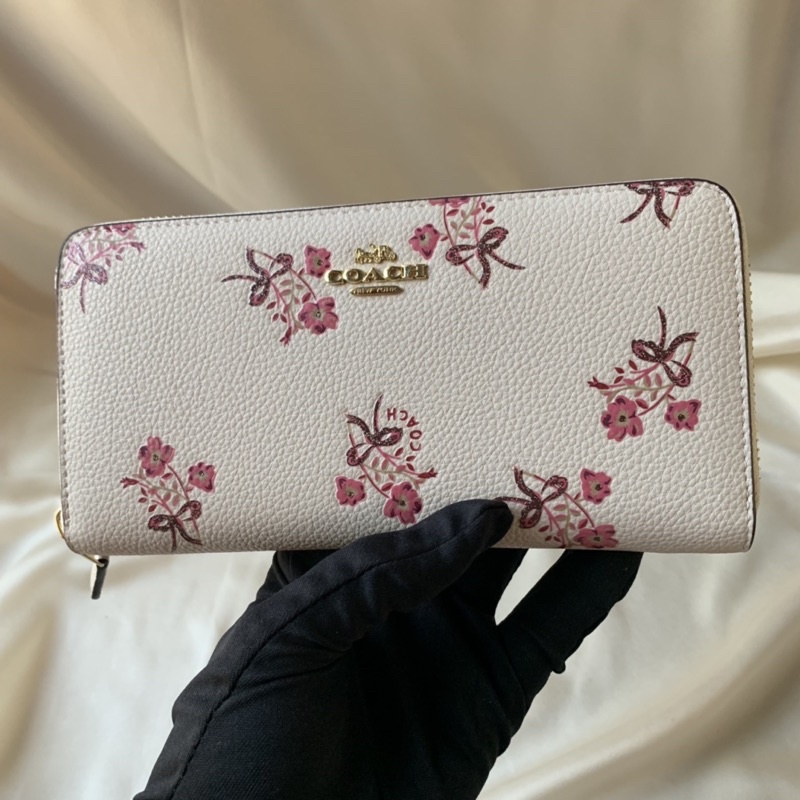 Coach Long Wallet Accordion Zip Wallet With Floral Bow Print(F28444)