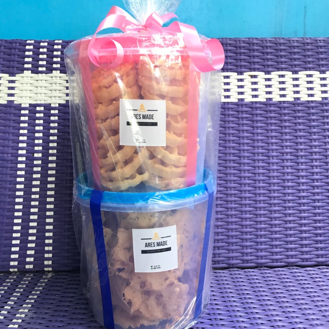 

Paket hampers seroja + peyek