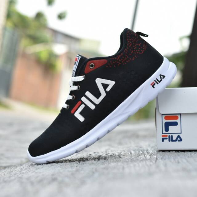 Sepatu Sport Fila Running Men Hitam Putih Sneakers Casual Pria