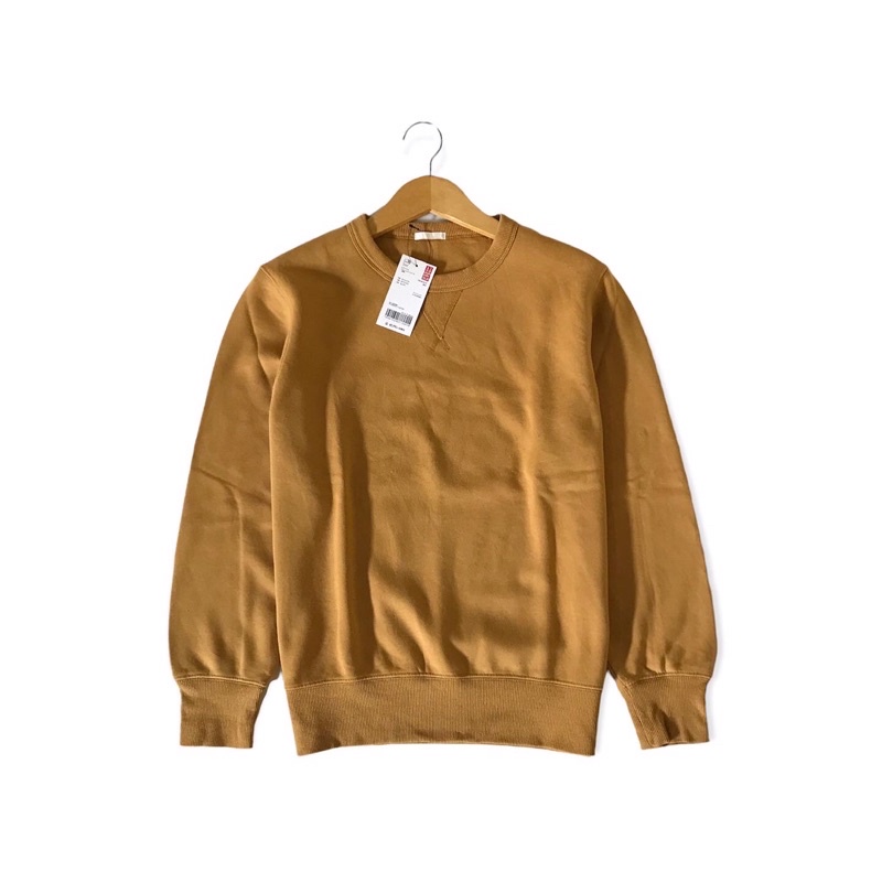 Crewneck Gu by Uniqlo