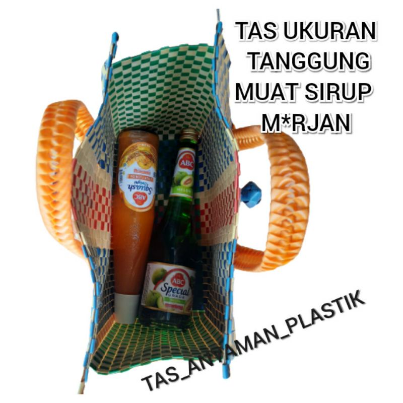 Tas Souvenir Anyaman Plastik Pakai Penutup dan Kancing Warna Kombinasi Ukuran M