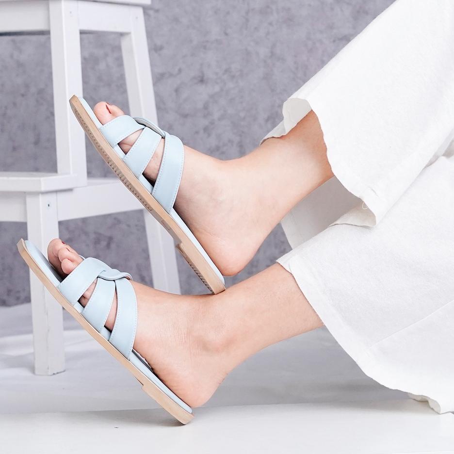 Terbagus.. Isabel Adelia Sendal Wanita Kekinian VIRNIKA Slip Sandal