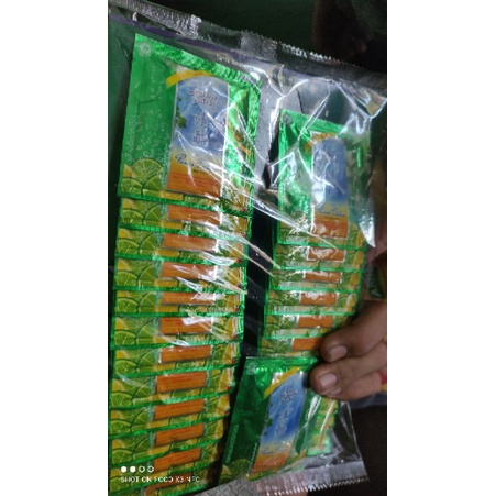 

24 SACHET ADEM SARI / 1 RENTENG