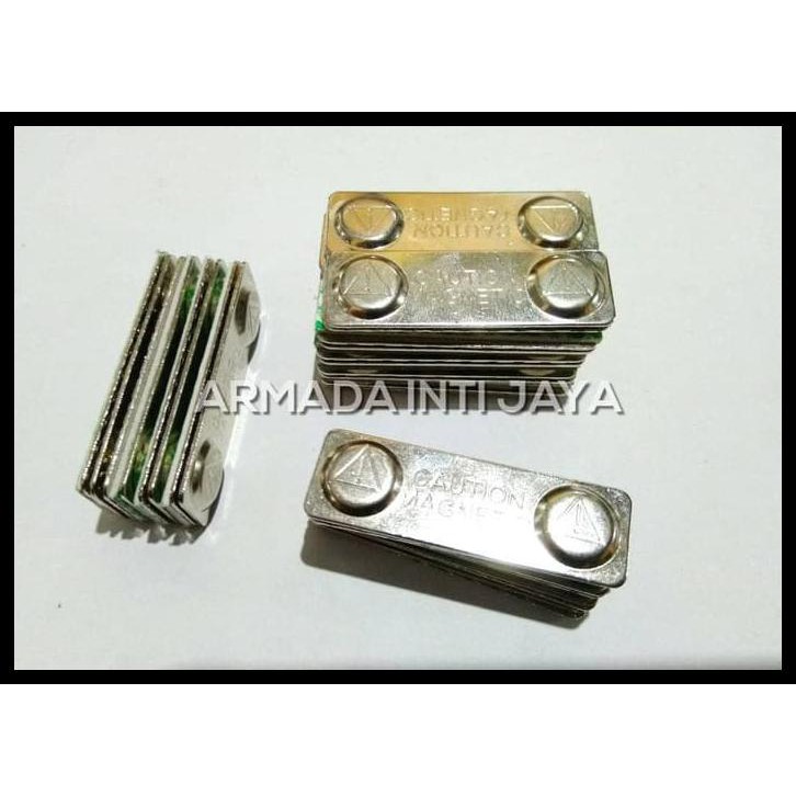 

NAME TAG MAGNET L PAPAN NAMA MAGNET L ID CARD L BESI L KUNINGAN