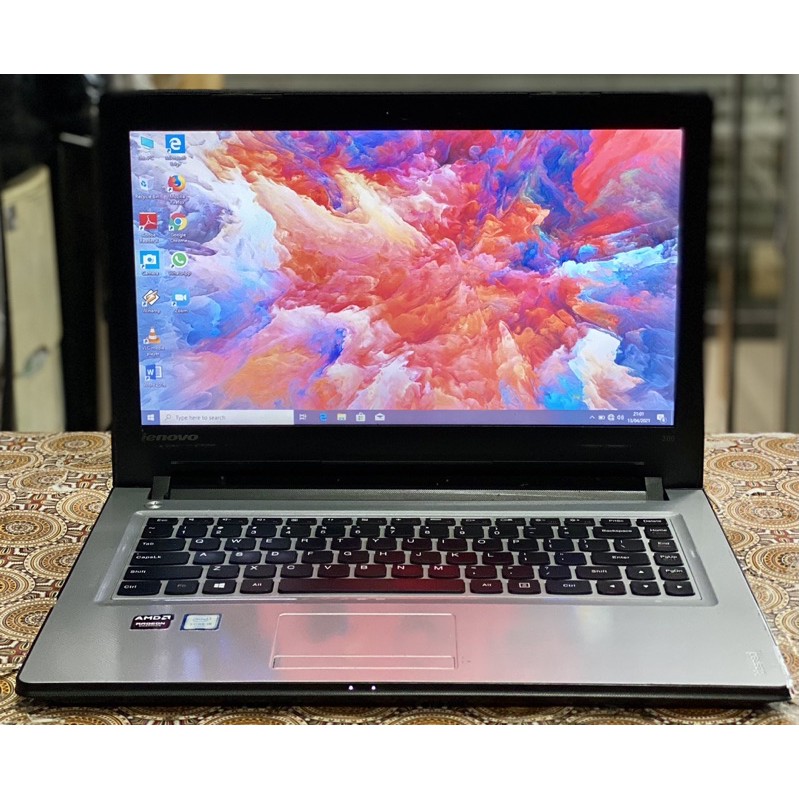 Laptop Lenovo Ideapad 300-14ISK Core i5-6200U RAM 8GB Layar 14inch Second