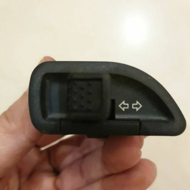 Tombol Reting Neo TVS ( switch turn signal )