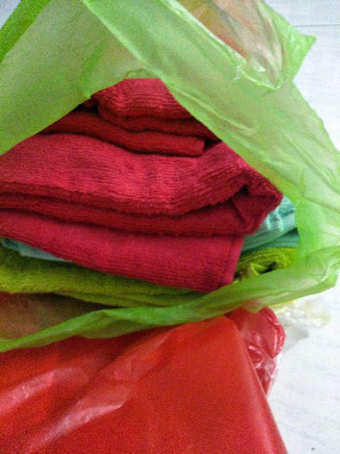 Handuk Merah Putih 50x100 By Terry Parmer