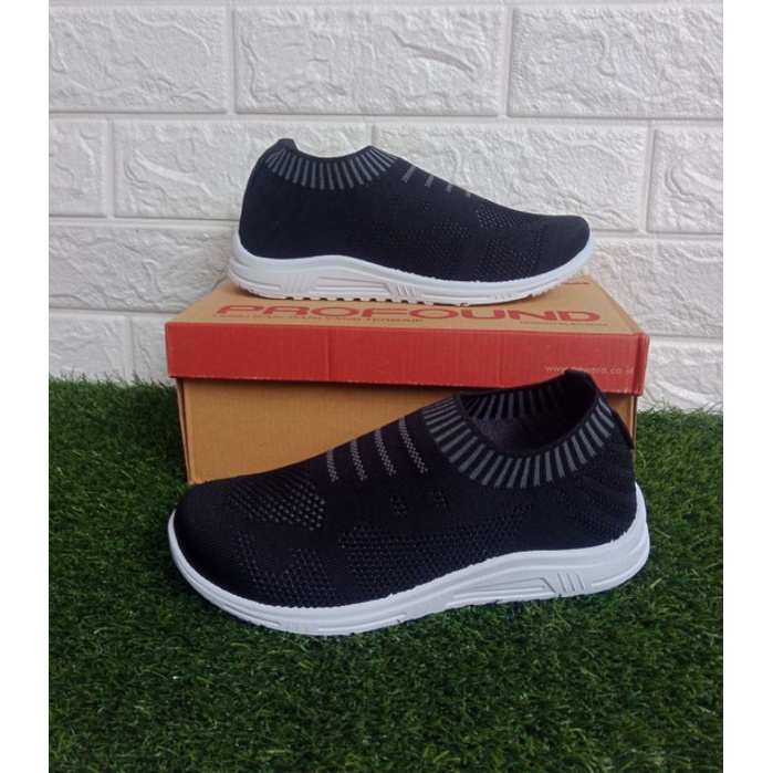 new era/sepatu sekolah