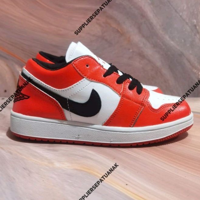 sepatu sneakers anak kids nike air jordan 1 low merah putih Chicago Free fire cowok cewek 26-35