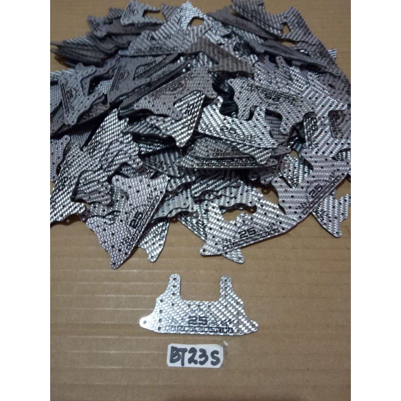 REP TAMIYA CARBON SILVER REAR BRAKE STAY  1,5MM