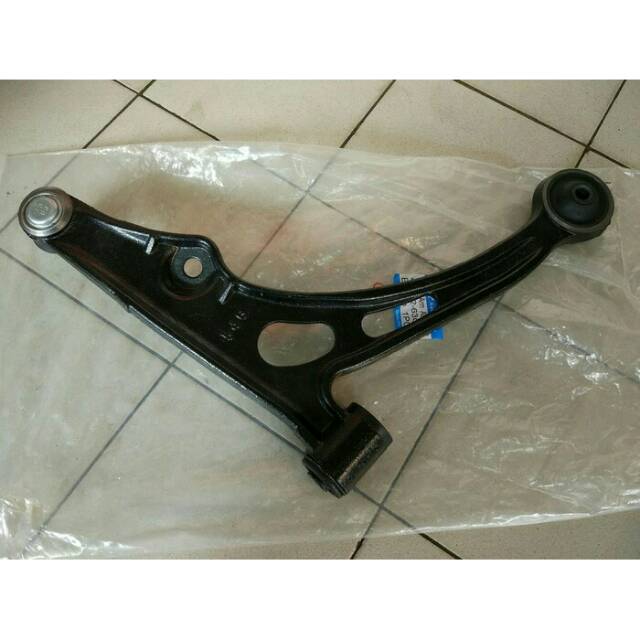 Lower arm/ball joint assy suzuki aerio /baleno next-g