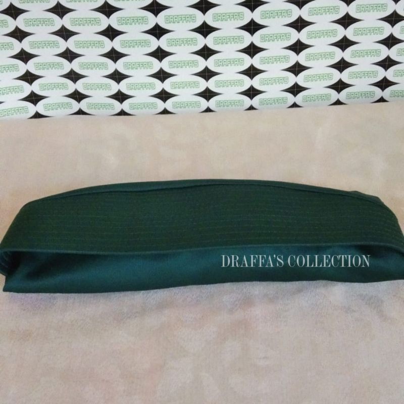 (ukuran M )Bergo oval polos /Daily Hijab/Kerudung sekolah/Jilbab lnstan/Bergo ASRI.-Hijau Botol (M)