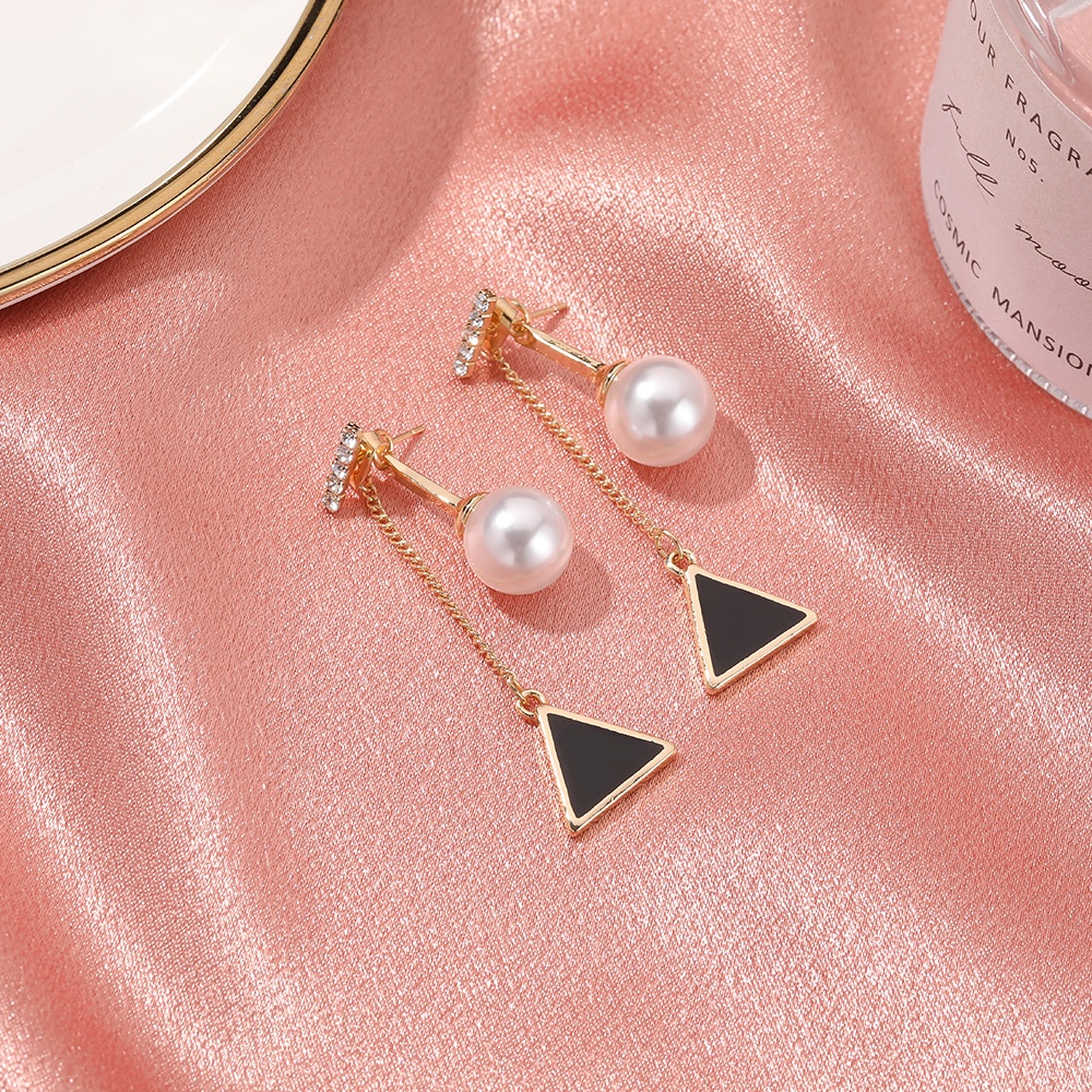 Anting Gantung Wanita Segitiga Aksen Mutiara Aksesoris Fashion Korean Import / Anting Panjang Wanita