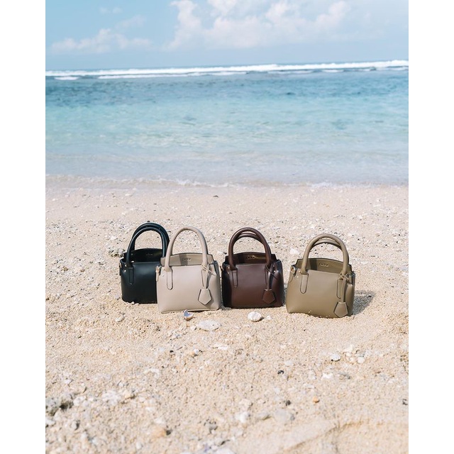 Sling Bag Flicka Kode W 71 (Free Dust Bag)