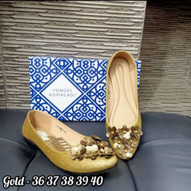 Flat shoes yongki komaladi gold