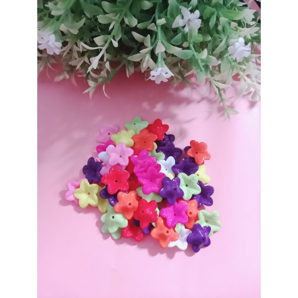 Akrilik kelopak bunga