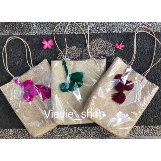 TAS TOTEBAG WANITA ROTAN (FREE POMPOM)