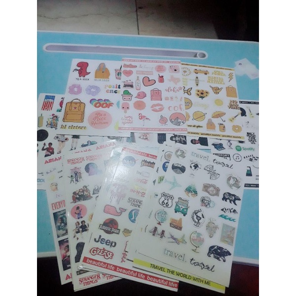 

Sticker Western Aesthetic Untuk Laptop, HP, Jurnal dan Media tempel Lainnya.