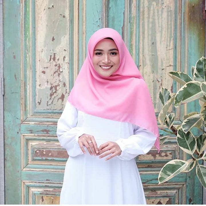 JILBAB PERSEGI BELLA SQUARE POLLYCOTTON ORIGINAL 50 WARNA DAILY HIJAB KERUDUNG BELLA SQUARE HIJAB SEGI EMPAT JILBAB PERSEGI HARGA MURAH BISA COD