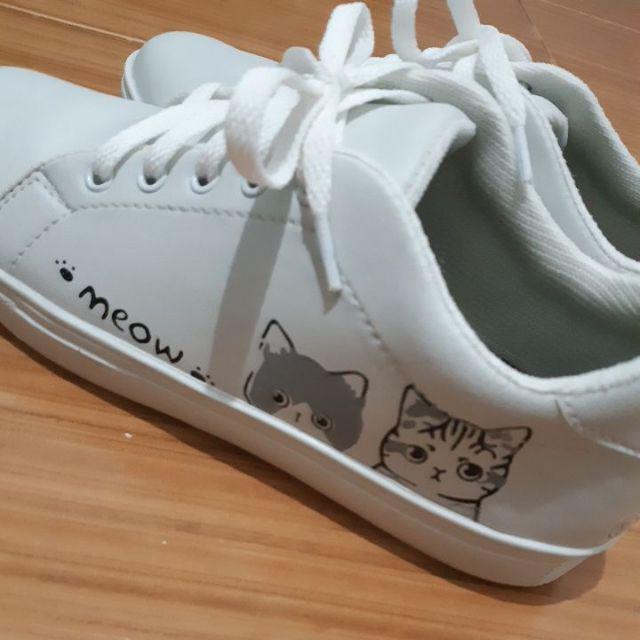 Sepatu Sneakers Wanita Meow | Shopee Indonesia