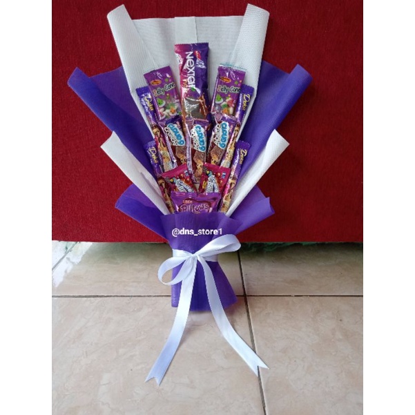 

Siap kirim!!! Bucket Snack hadiah wisuda dan ulang tahun