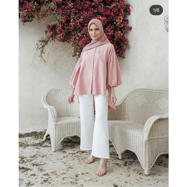 Brooklyn Blouse “Blush” wearing klamby