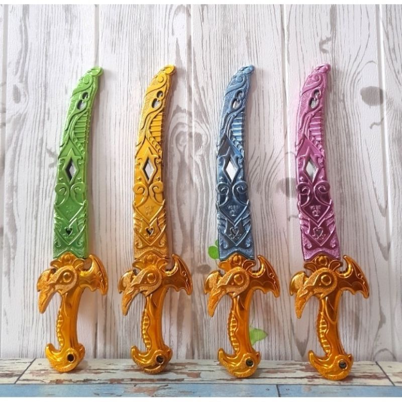Mainan anak pedang/pedang-pedangan/keris/pedang bajak laut murah meriahh