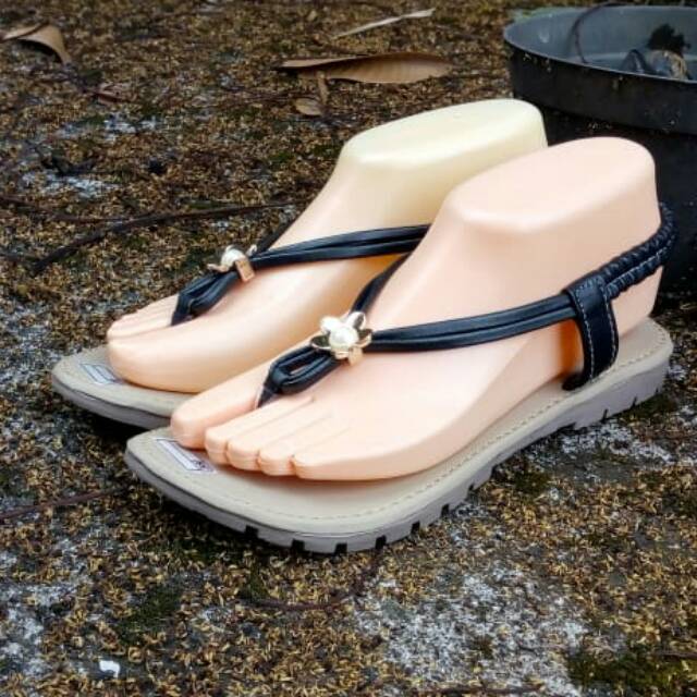 Sandal Flat Tali Wanita