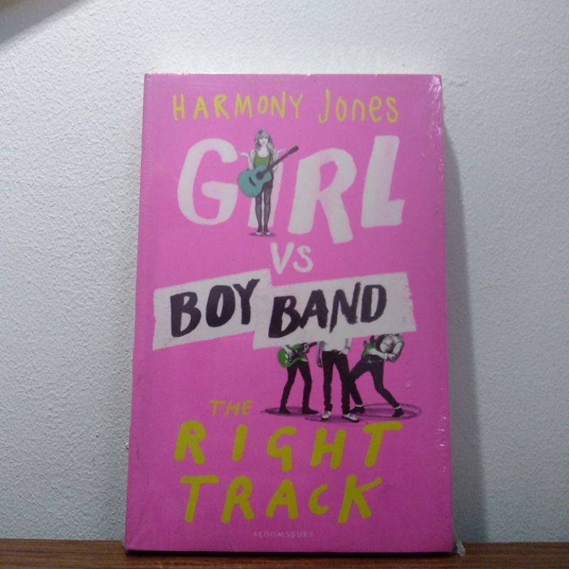 Novel IMPORT Softcover Young Adult : GIRL VS BOYBAND