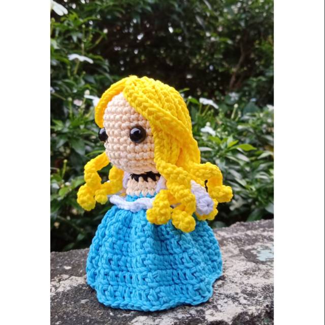 Cinderella Amigurumi (Boneka Rajut)