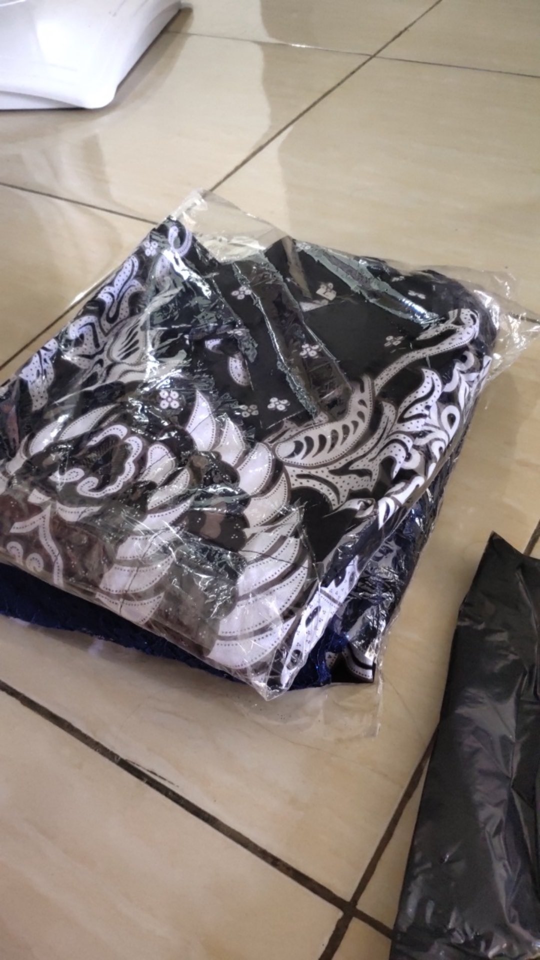 Pinguin Series Nayaka Batik- Couple Pinguin Barina Gurita Sogan