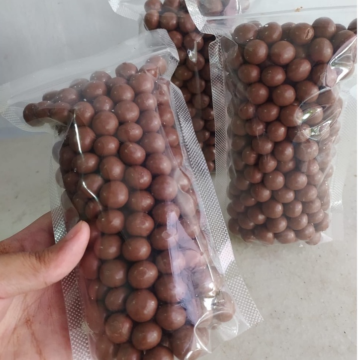 

CHOCOBALL BOLA BOLA COKLAT RENYAH KEMASAN 250g/500g