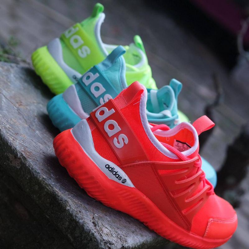 Sepatu Kets Adidas Tubular Wanita, Grade Ori , 36 -40