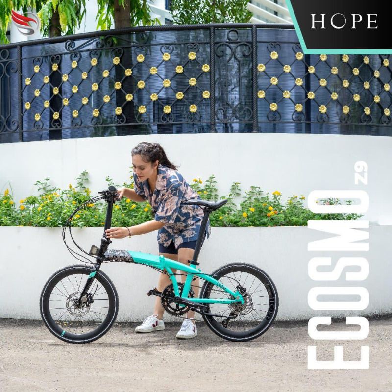 Sepeda lipat ecosmo z9 bike for hope featuring wulan guritno