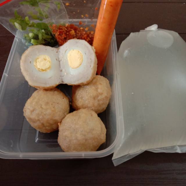 

Homemade bakso goreng isi telor puyuh Rp. 6.000/ pcs