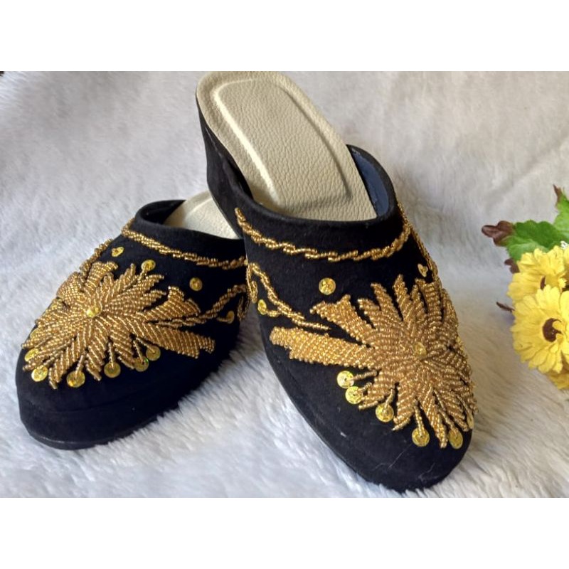 Selop Wedges Wanita Payet Emas Cantik Warna Hitam