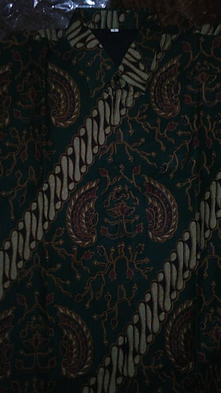 Paramarta Hijau Kemeja Batik Pria Lengan Panjang