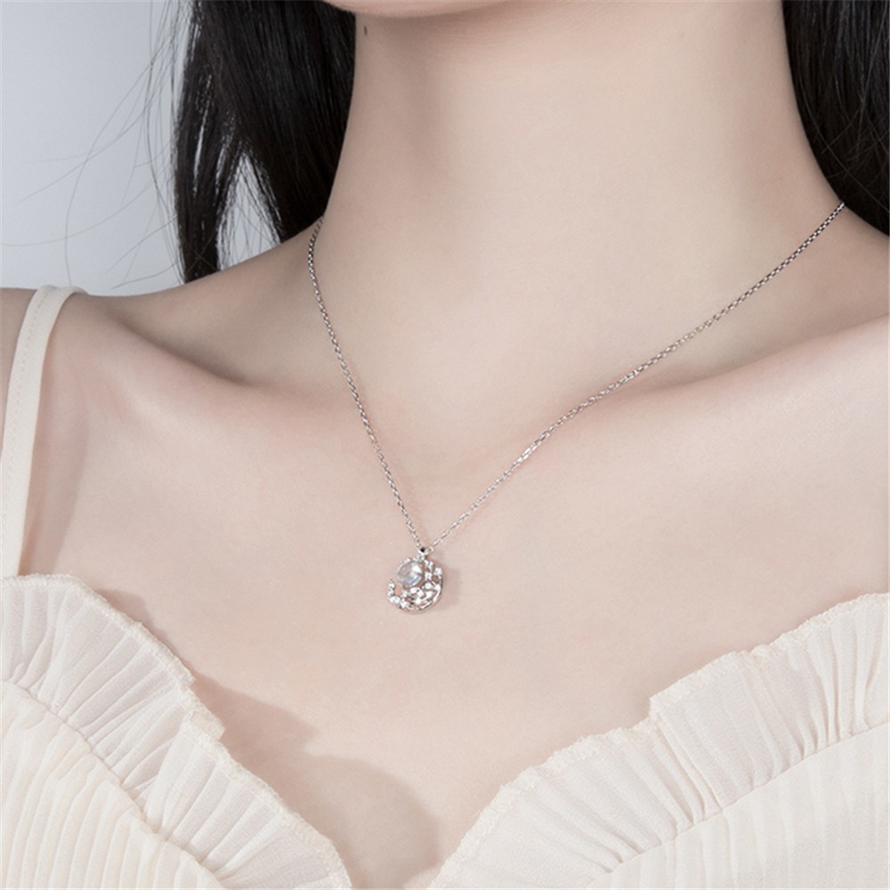 【COD Tangding】New Flash Diamond Moon Necklace Fresh Small  Collarbone Chain Light Luxury Choker