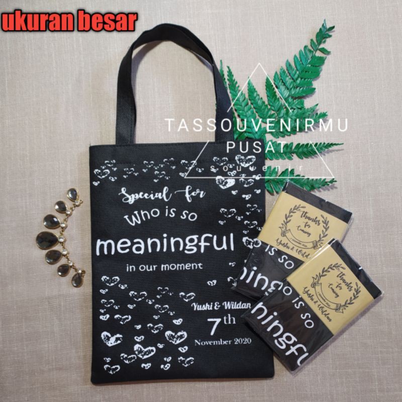 

TAS SOUVENIR PERNIKAHAN TAS SPUNBOND DOMPET GOODIE BAG WEDDING SOUVENIR ULANG TAHUN