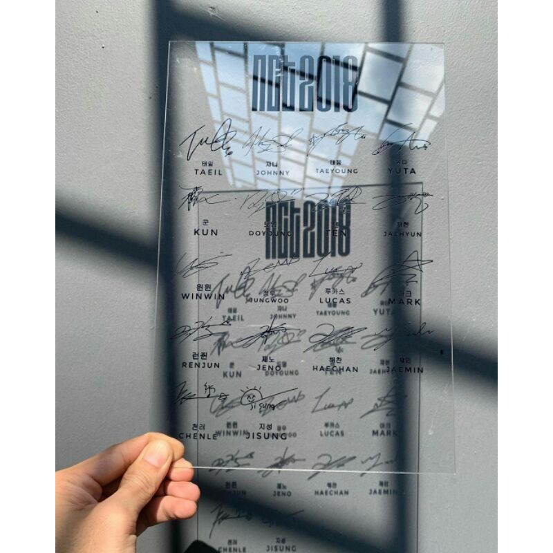 

Acrylic Signature