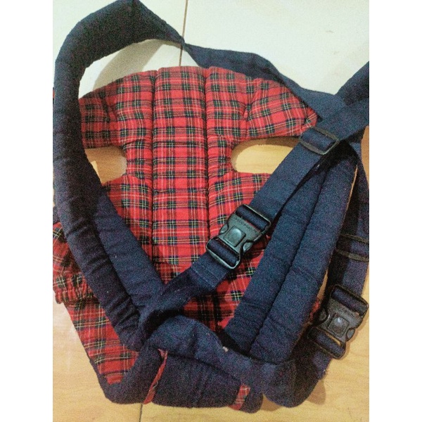 gendongan depan anak