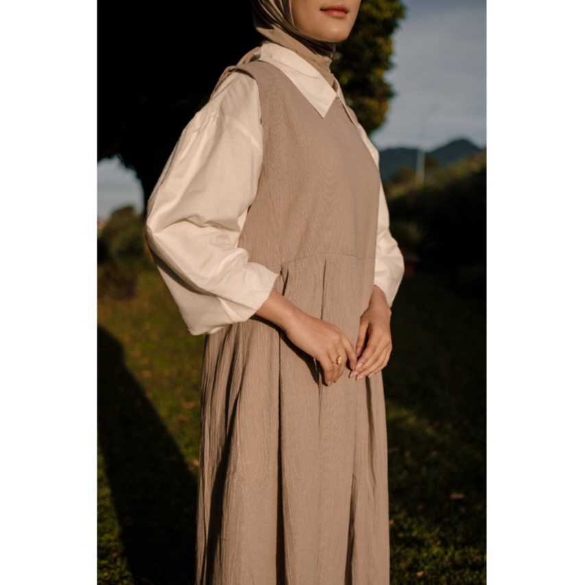 Hosofshopaholic - MAHENA DRESS - Pakaian Wanita - Dress - Casual Dress - Sleeveless Dress - Maxi Dress - Dress Linen - Lentera Collection - Allsize-3