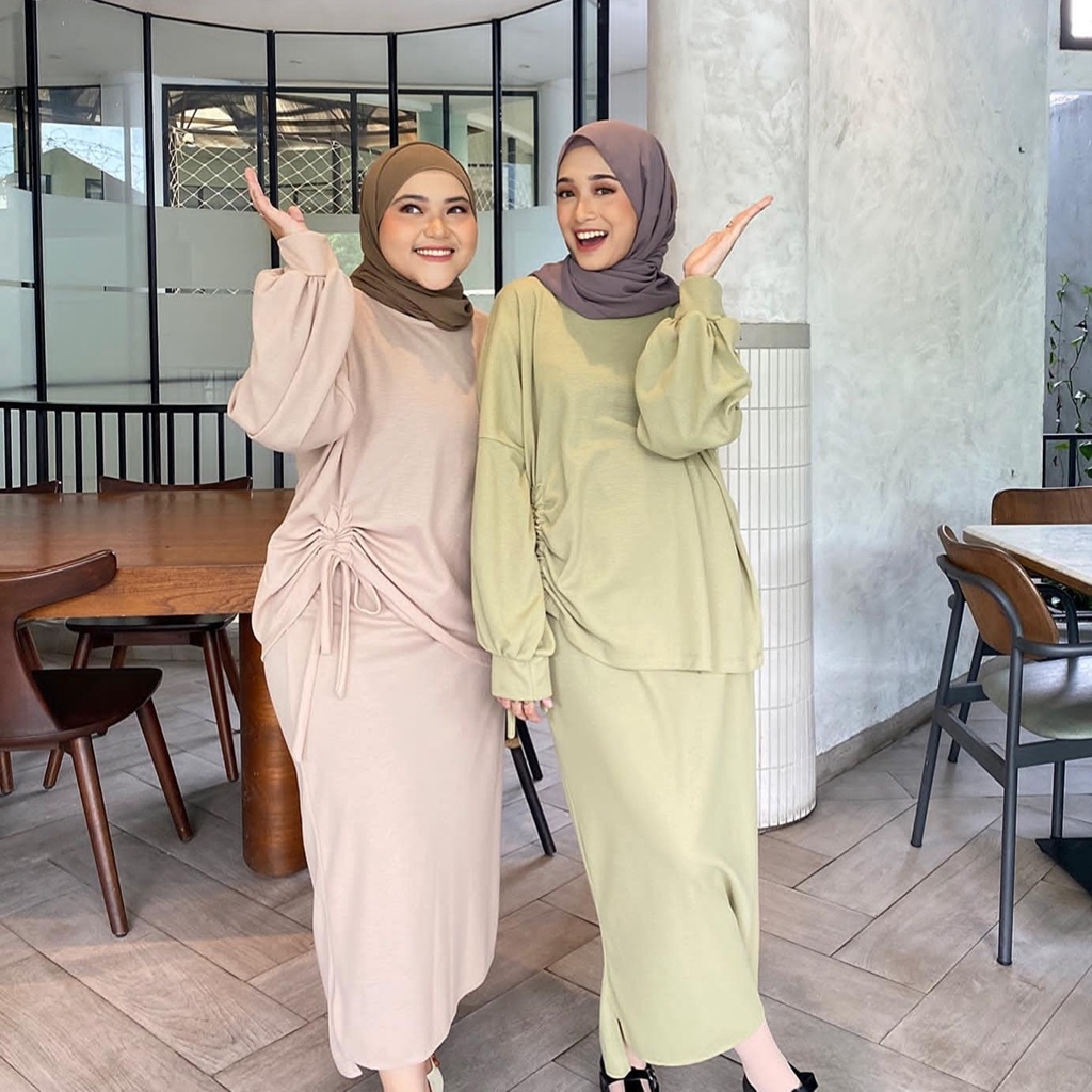 Laifuniq Adara Set – Korean Knit Rope Blouse Skirt – Blouse Oversize Baju Serut – Rok Span – Big Siz