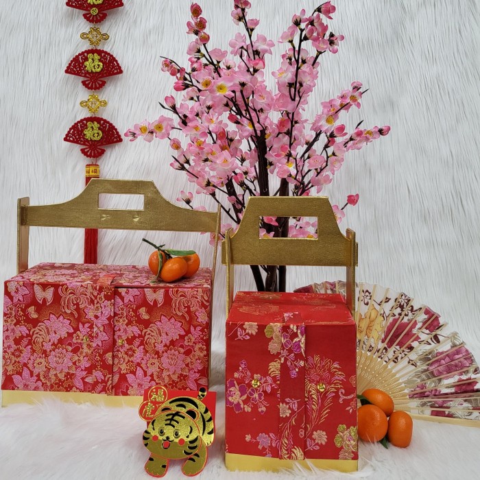 

Hiasan box hampers imlek chinese new year parcel 3 - Ssun 4...