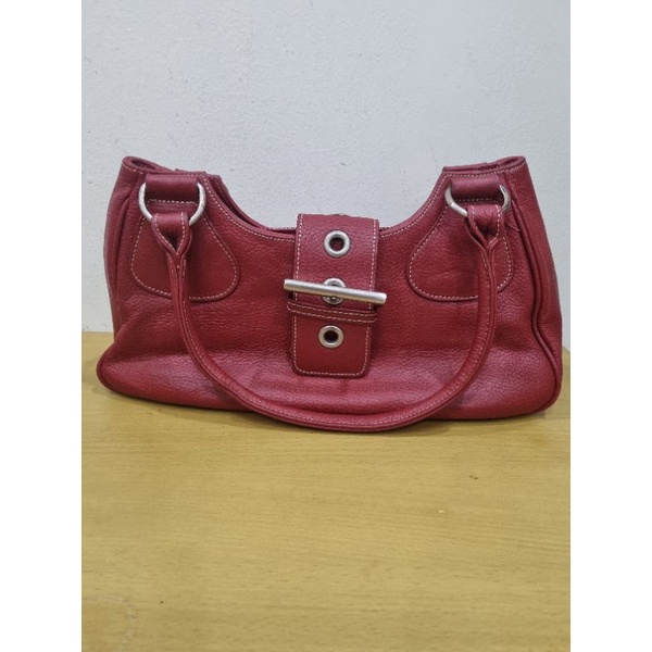 tas hobo merah omar sharif