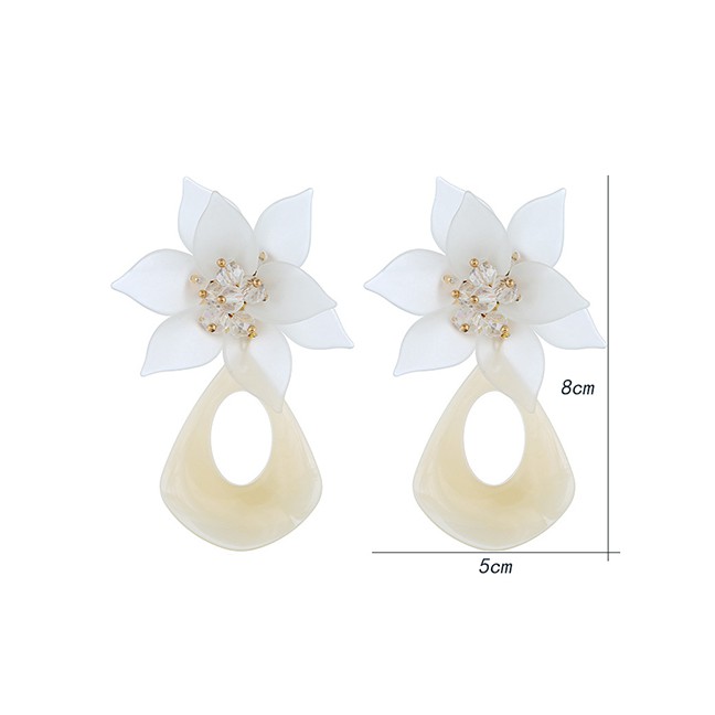 LRC Anting Tusuk Fashion White Acrylic Flower Earrings F67203