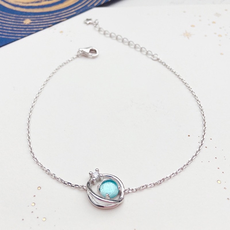 Gelang Model Tumpuk Desain Planetkunci Hias Kristal Biru Warna Silver Untuk Wanita