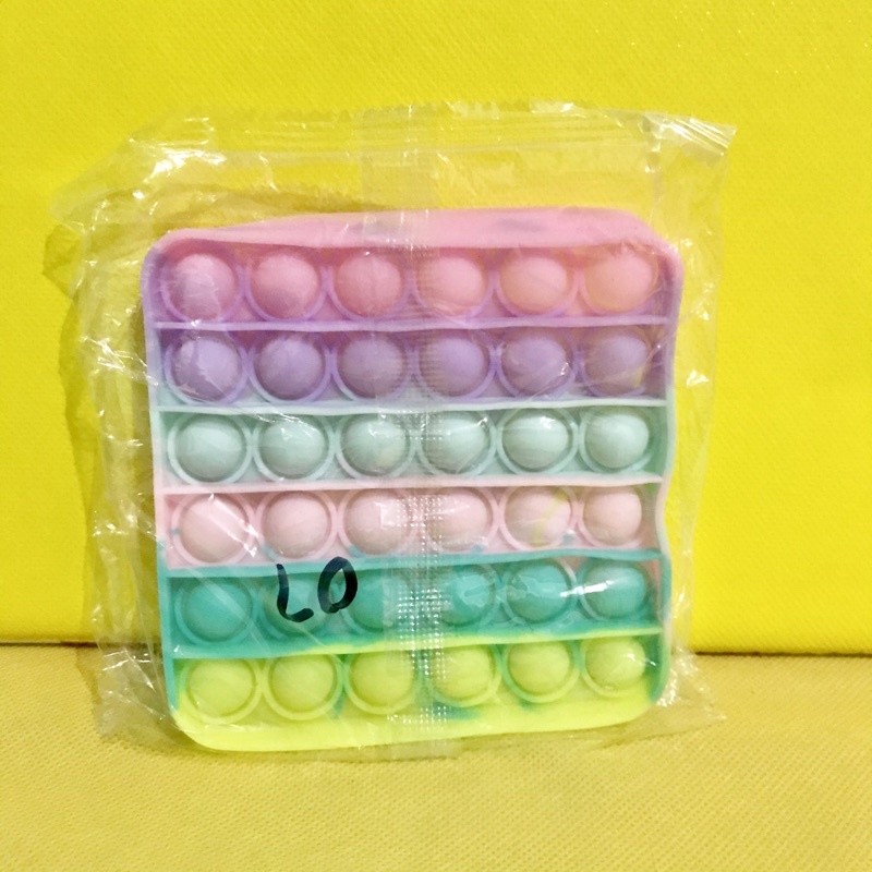 FIDGET PUSH POP ITS TOY BUBBLE MAINAN ANAK POP IT RAINBOW PENGHILANG STRES MURAH MERIAH HEMAT RAINBOW WARNA WARNI BANJARMASIN KALIMANTAN KALSEL | RUMIFY-Persegi Pastel