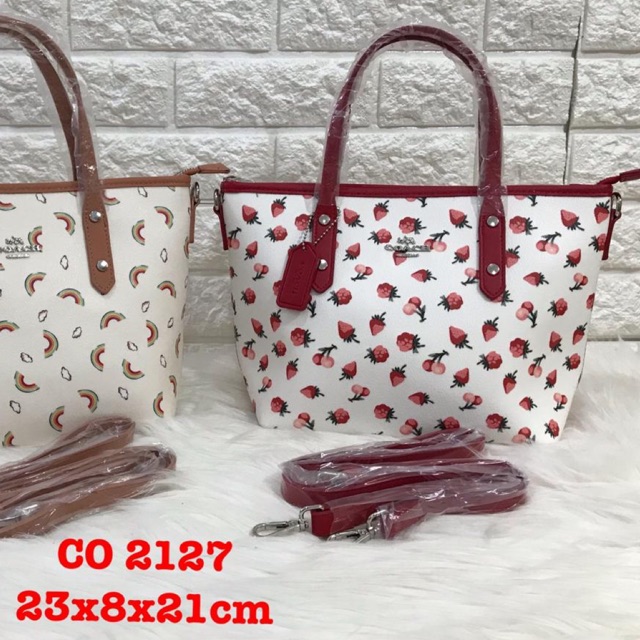 Tas branded coach strawberry