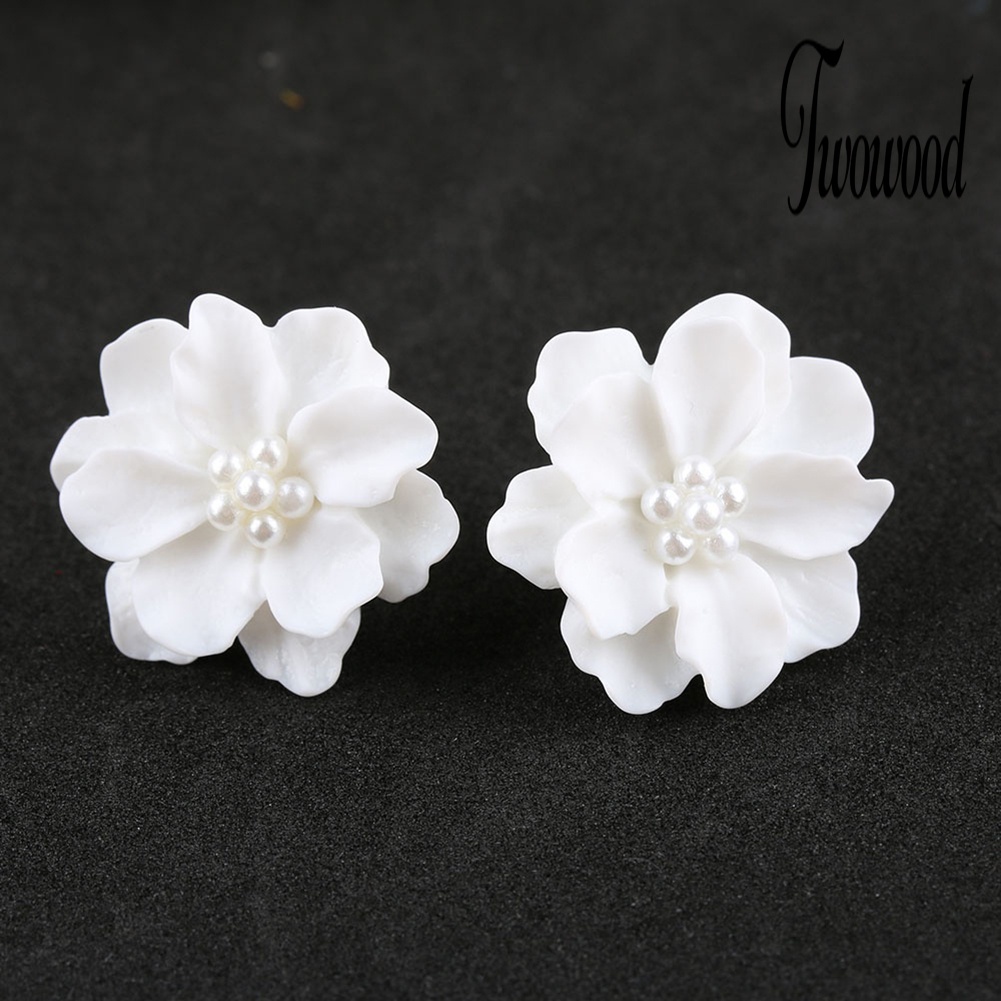 Anting Stud Bentuk Bunga Aksen Mutiara Imitasi Bahan Resin Untuk Wanita